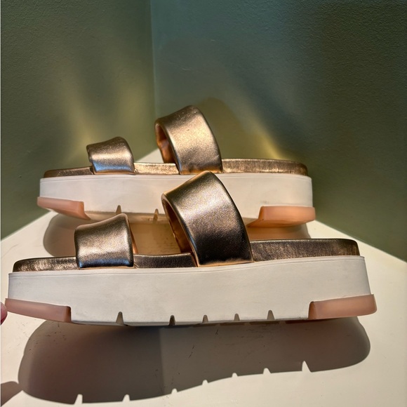 Aldo, Rose, gold, and white platform sandals in women’s US 8.5 - Picture 3 of 7